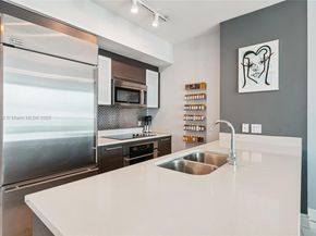 55 SE 6th St 1608, Miami FL 33131