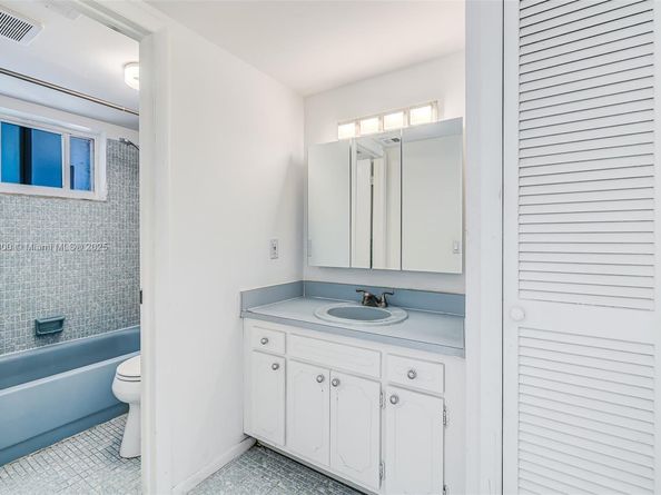 1345 Lincoln 1006, Miami Beach FL 33139