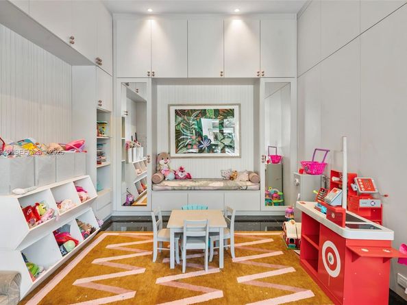 9500 SW 61st Ct, Pinecrest FL 33156