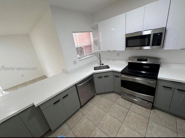941 SW 6TH Pl, Florida City FL 33034