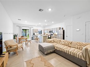 369 NW 8th Ct, Pompano Beach FL 33060