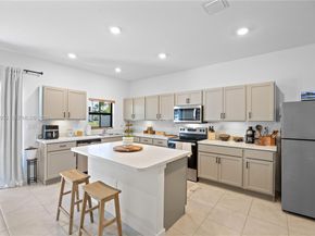 369 NW 8th Ct, Pompano Beach FL 33060