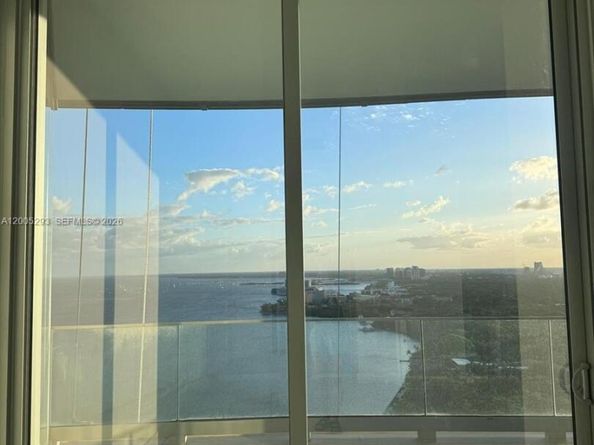 175 se 25 rd 2803, Miami FL 33129