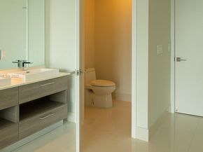 650 NE 32nd St 2105, Miami FL 33137