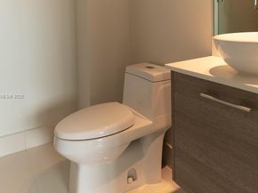 650 NE 32nd St 2105, Miami FL 33137