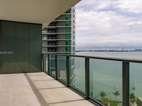 650 NE 32nd St 2105, Miami FL 33137