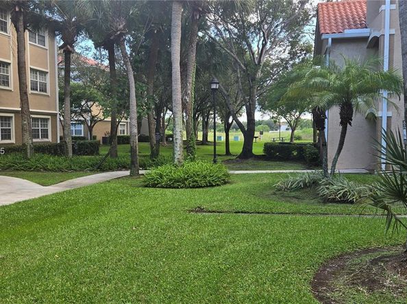 215 SW 117th Ter 14104, Pembroke Pines FL 33025