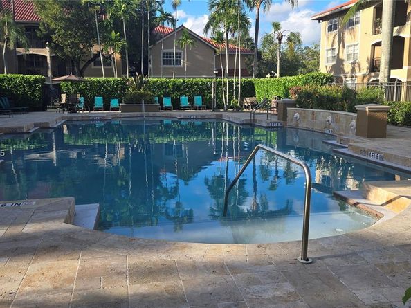 215 SW 117th Ter 14104, Pembroke Pines FL 33025