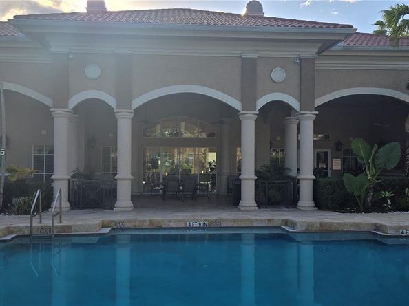 215 SW 117th Ter 14104, Pembroke Pines FL 33025