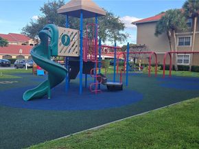 215 SW 117th Ter 14104, Pembroke Pines FL 33025