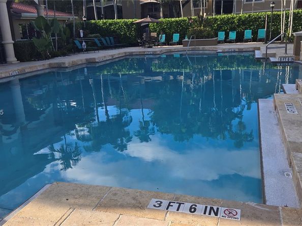 215 SW 117th Ter 14104, Pembroke Pines FL 33025