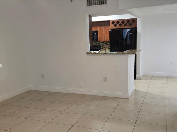 215 SW 117th Ter 14104, Pembroke Pines FL 33025