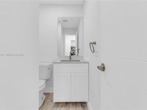 7925 Carlyle Ave 402, Miami Beach FL 33141