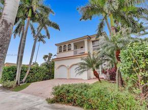 832 Hollywood Blvd, Hollywood FL 33019