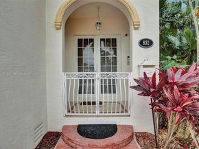 832 Hollywood Blvd, Hollywood FL 33019