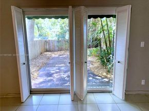 690 SE 23rd Ave 4, Pompano Beach FL 33062