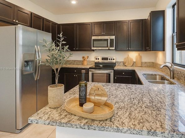 20661 NE 2nd Ct, Miami FL 33179