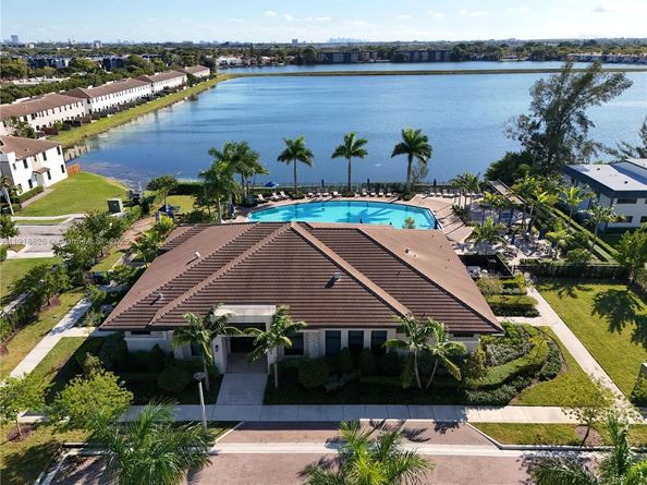 20661 NE 2nd Ct, Miami FL 33179