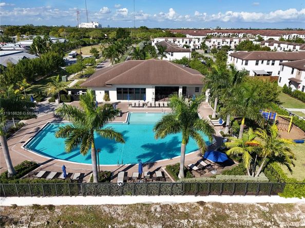 20661 NE 2nd Ct, Miami FL 33179