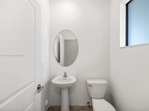 20661 NE 2nd Ct, Miami FL 33179