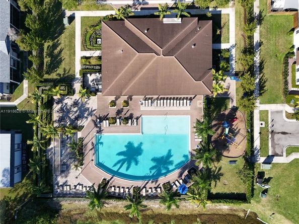 20661 NE 2nd Ct, Miami FL 33179