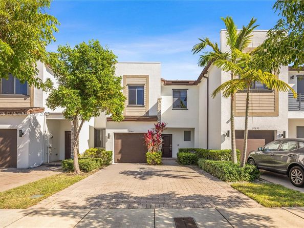 20661 NE 2nd Ct, Miami FL 33179