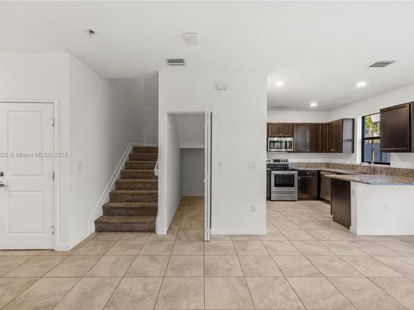 20661 NE 2nd Ct, Miami FL 33179