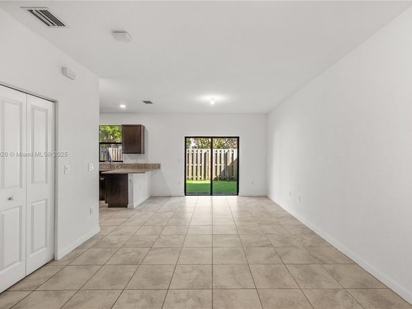 20661 NE 2nd Ct, Miami FL 33179