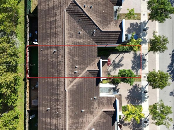 20661 NE 2nd Ct, Miami FL 33179