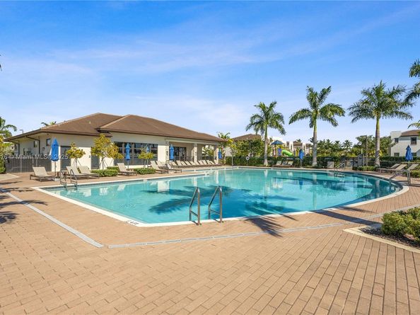 20661 NE 2nd Ct, Miami FL 33179