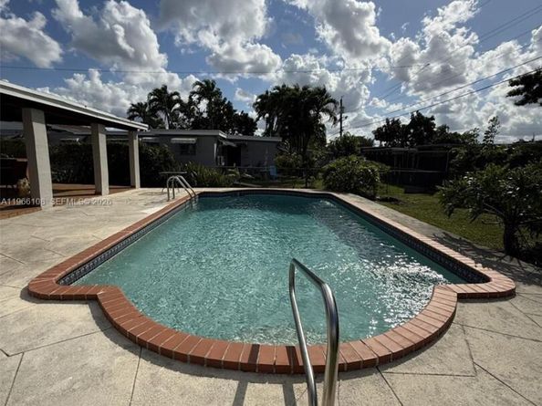 4012 SW 102 court, Miami FL 33165