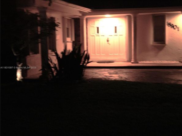 18901 SW 97th Ave, Cutler Bay FL 33157