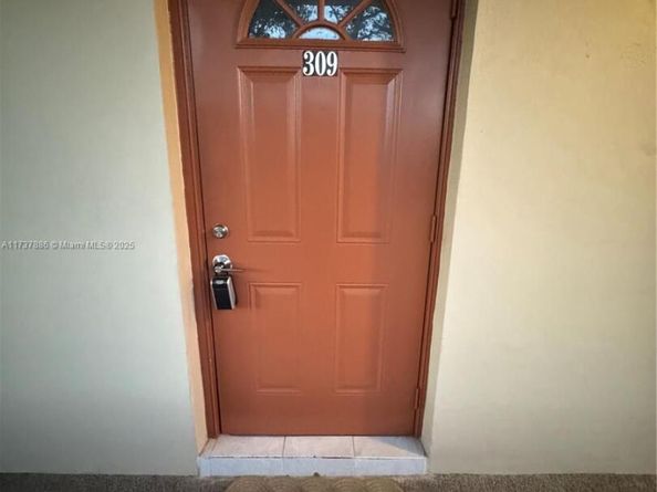 8101 N Sunrise Lakes Dr 309, Sunrise FL 33322