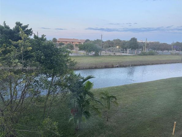 8101 N Sunrise Lakes Dr 309, Sunrise FL 33322
