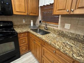 8101 N Sunrise Lakes Dr 309, Sunrise FL 33322