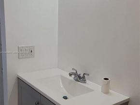 4174 Inverrary Dr 311, Lauderhill FL 33319