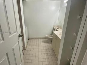 9761 NW 46th Ter 107, Doral FL 33178