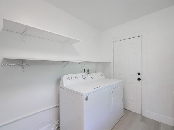 1250 NW 43rd St, Miami FL 33142