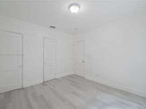 1250 NW 43rd St, Miami FL 33142