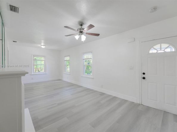 1250 NW 43rd St, Miami FL 33142