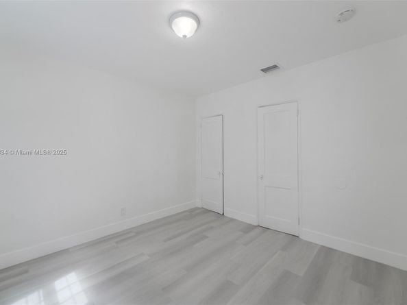 1250 NW 43rd St, Miami FL 33142