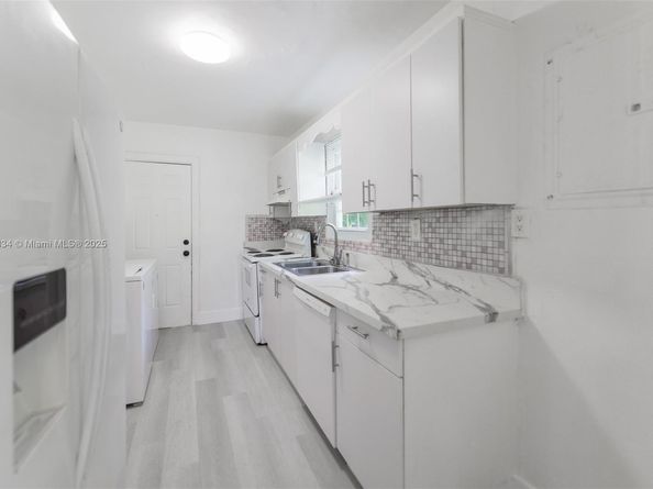 1250 NW 43rd St, Miami FL 33142
