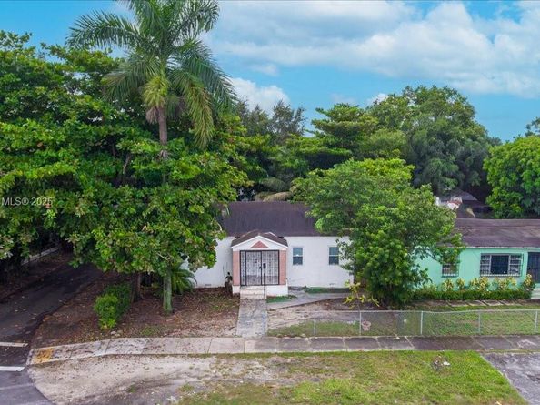 1250 NW 43rd St, Miami FL 33142