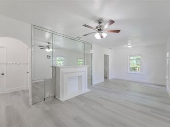 1250 NW 43rd St