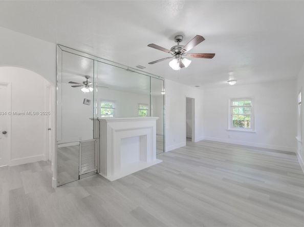 1250 NW 43rd St, Miami FL 33142