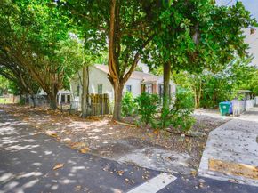 1250 NW 43rd St, Miami FL 33142