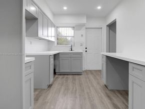 643-645 NE 149th St, Miami FL 33161