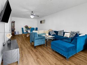 643-645 NE 149th St, Miami FL 33161