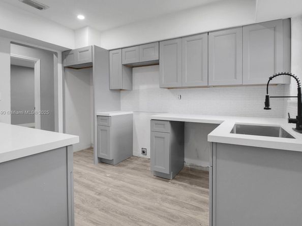 643-645 NE 149th St, Miami FL 33161