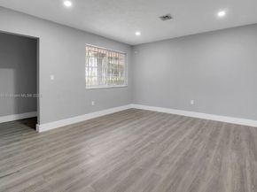 643-645 NE 149th St, Miami FL 33161